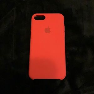 Apple (Product)red iPhone 7 case